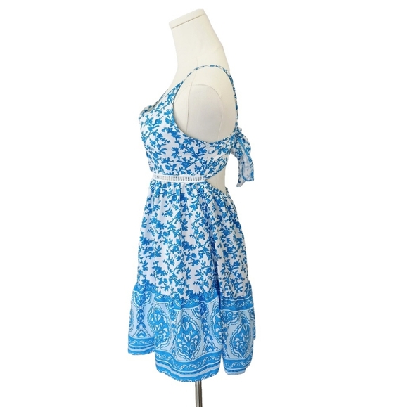 SHEIN Boho Blue & White Print Dress S V-Neckline Fit-and-Flare Crochet Mini - Picture 3 of 6